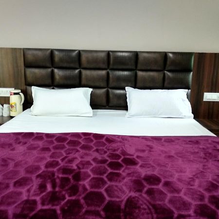 Morena Oyo 60976 Hotel Shree Ji المظهر الخارجي الصورة