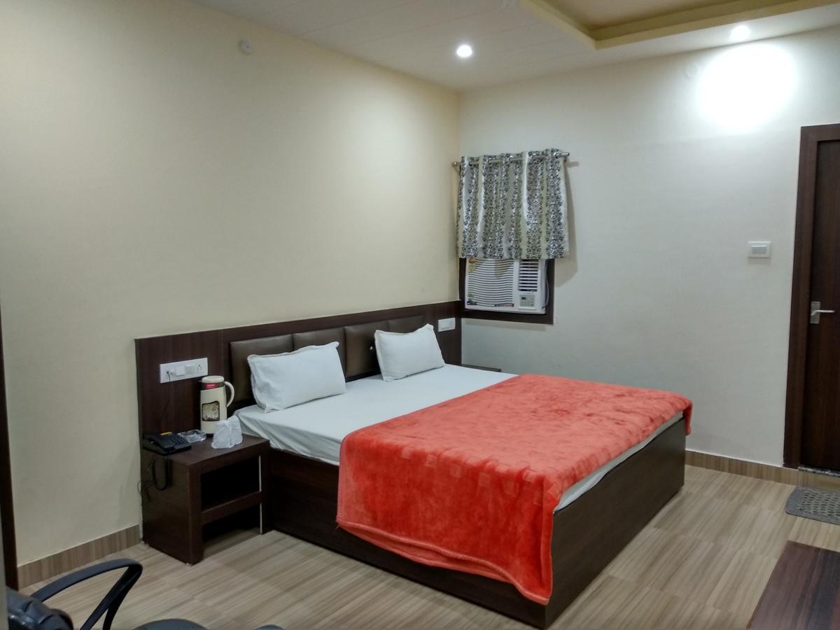 Morena Oyo 60976 Hotel Shree Ji المظهر الخارجي الصورة