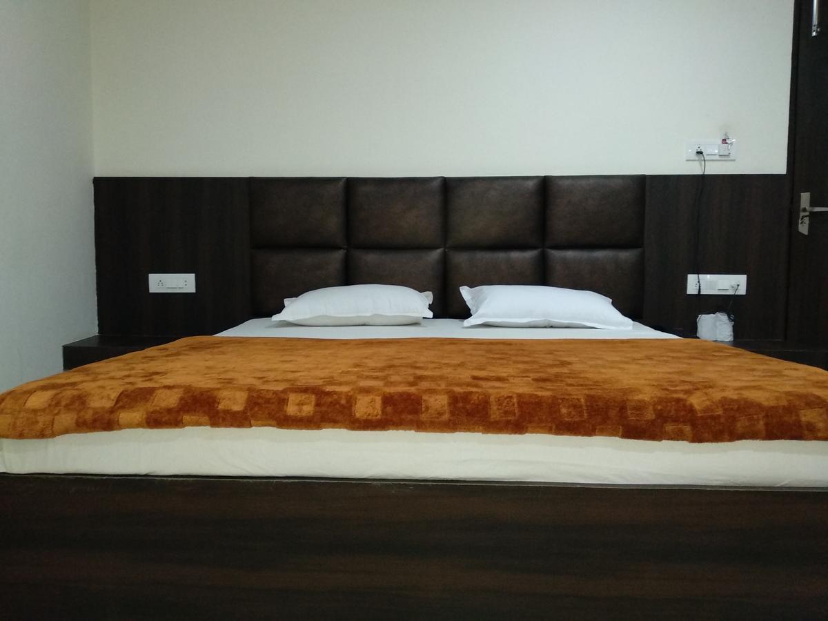Morena Oyo 60976 Hotel Shree Ji المظهر الخارجي الصورة
